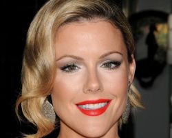 WHAT IS THE ZODIAC SIGN OF KATHLEEN ROBERTSON?
